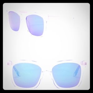 DIFF Bella Blue lens / Clear frame